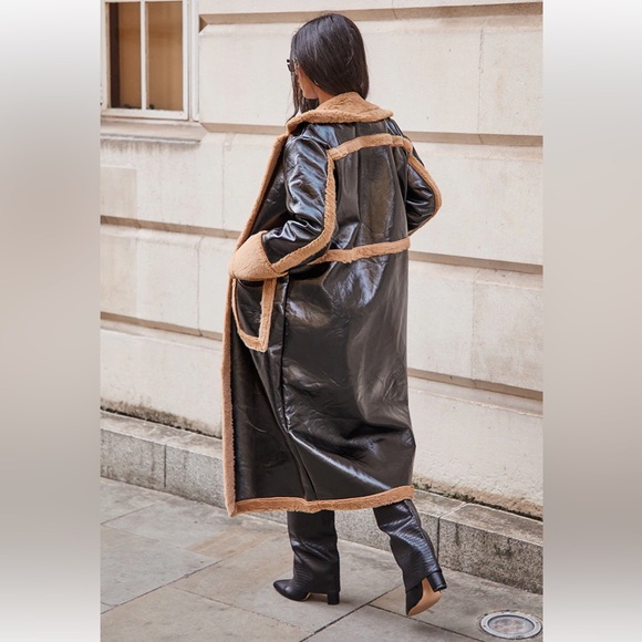 BLACK VINYL MAXI CONTRAST FAUX FUR COAT - Picture 6 of 6